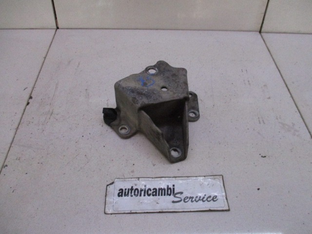 SOPORT DEL MOTOR OEM N. Supporto motore / altri PIEZAS DE COCHES USADOS RENAULT LAGUNA MK2 BER/SW (11/2000 - 12/2004) DIESEL DESPLAZAMIENTO 19 ANOS 2003