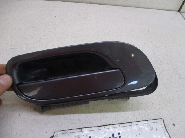 MANIJA DE LA PUERTA DELANTERA DERECHA OEM N. 9187665 PIEZAS DE COCHES USADOS VOLVO V70 MK2 (2000 - 2008) DIESEL DESPLAZAMIENTO 24 ANOS 2006