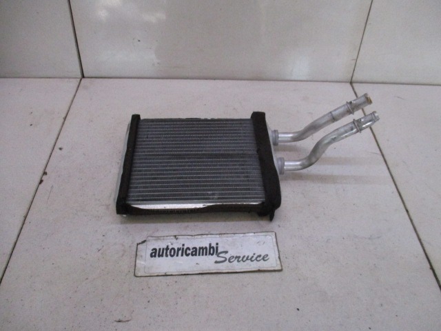 RADIADOR OEM N. 52466960 PIEZAS DE COCHES USADOS ALFA ROMEO 147 937 (2001 - 2005)DIESEL DESPLAZAMIENTO 19 ANOS 2002