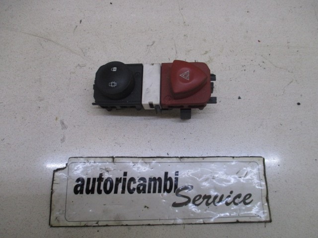 INTERRUPT.LUCES INTERMIT./CIERRE CENTRAL OEM N. 88040009 PIEZAS DE COCHES USADOS RENAULT SCENIC/GRAND SCENIC (2003 - 2009) DIESEL DESPLAZAMIENTO 19 ANOS 2006