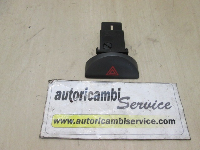 INTERRUPT.LUCES INTERMIT./CIERRE CENTRAL OEM N. 937902K000 PIEZAS DE COCHES USADOS KIA SOUL (2008 - 2014) DIESEL DESPLAZAMIENTO 16 ANOS 2010