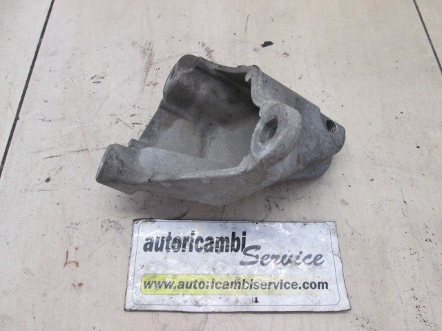 SOPORT DEL MOTOR OEM N. 1133200021R PIEZAS DE COCHES USADOS RENAULT MEGANE MK3 BER/SPORTOUR/ESTATE (2009 - 2015) DIESEL DESPLAZAMIENTO 15 ANOS 2010