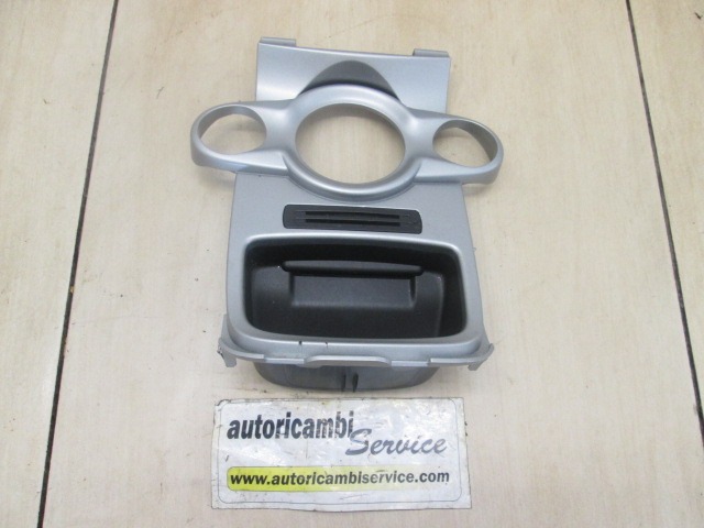 CONSOLA CENTRAL OEM N. BAG118422AAW PIEZAS DE COCHES USADOS FORD FIESTA (09/2008 - 11/2012) BENZINA DESPLAZAMIENTO 12 ANOS 2012