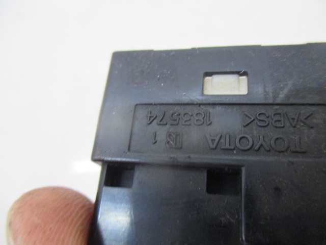 CAMBIAR ESPEJOS EL?CTRICOS OEM N. 8487034010 PIEZAS DE COCHES USADOS TOYOTA AVENSIS VERSO (2001 - 2004) DIESEL DESPLAZAMIENTO 20 ANOS 2002