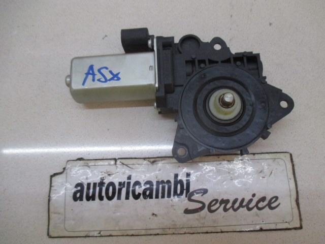 MOTOR DEL PARABRISAS DE LA PUERTA DELANTERA. OEM N. 50046603 PIEZAS DE COCHES USADOS LANCIA MUSA MK2 350 (09/2007 - 8/2013) BENZINA/GPL DESPLAZAMIENTO 14 ANOS 2011