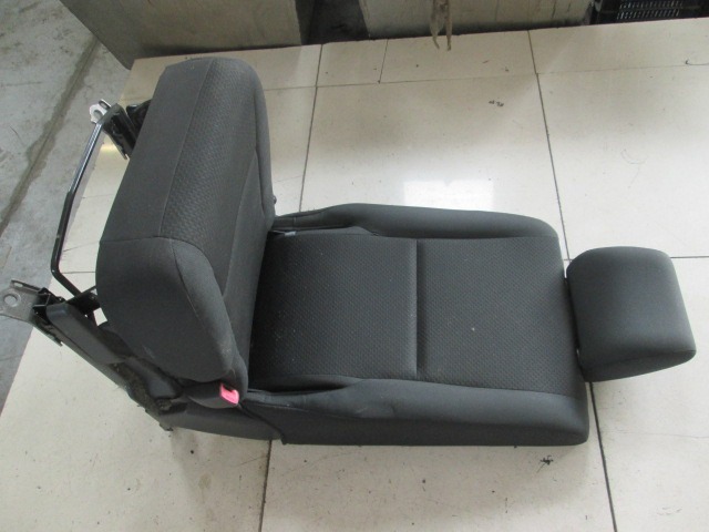 ASIENTO TRASERA OEM N. SEDILE SDOPPIATO POSTERIORE TESSUTO PIEZAS DE COCHES USADOS TOYOTA COROLLA VERSO (2004 - 2009) BENZINA DESPLAZAMIENTO 18 ANOS 2005