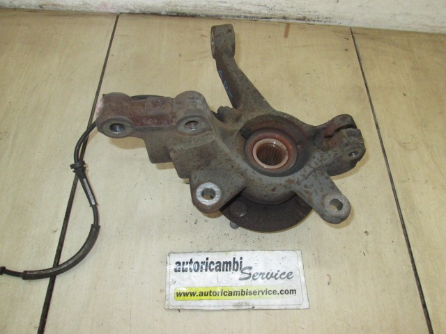 SOPORTE GIRATORIO DERECHO / CUBO DE RUEDA CON APOYO, DELANTERO OEM N. 1771022 PIEZAS DE COCHES USADOS FORD FIESTA (09/2008 - 11/2012) DIESEL DESPLAZAMIENTO 14 ANOS 2011