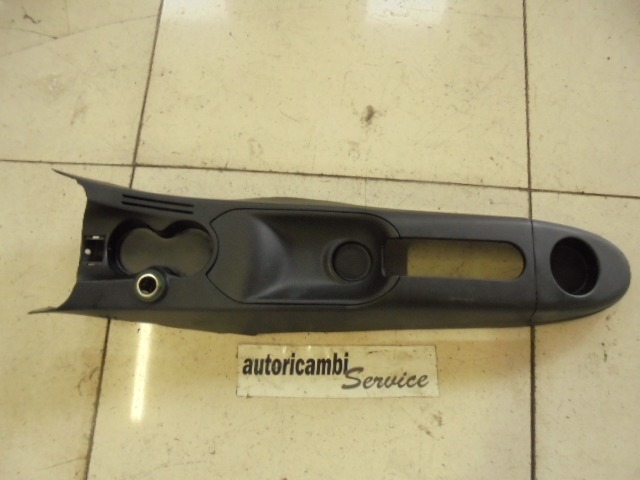 SOPORTE DE OBJETO DE TUNEL SIN BRAZO OEM N. 735324339 PIEZAS DE COCHES USADOS LANCIA Y YPSILON 843 (2006 - 2011) BENZINA DESPLAZAMIENTO 12 ANOS 2007