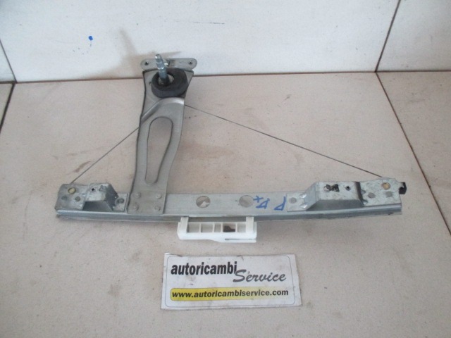 SISTEMA DE ELEVACI?N MANUAL DE LA VENTANA TRASERA OEM N. 9639817380 PIEZAS DE COCHES USADOS CITROEN C3 / PLURIEL (2002 - 09/2005) DIESEL DESPLAZAMIENTO 14 ANOS 2004