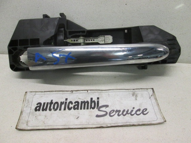 MANIJA DE LA PUERTA DELANTERA IZQUIERDA OEM N. 735570106 PIEZAS DE COCHES USADOS FIAT BRAVO 198 (02/2007 - 01/2011) DIESEL DESPLAZAMIENTO 16 ANOS 2009