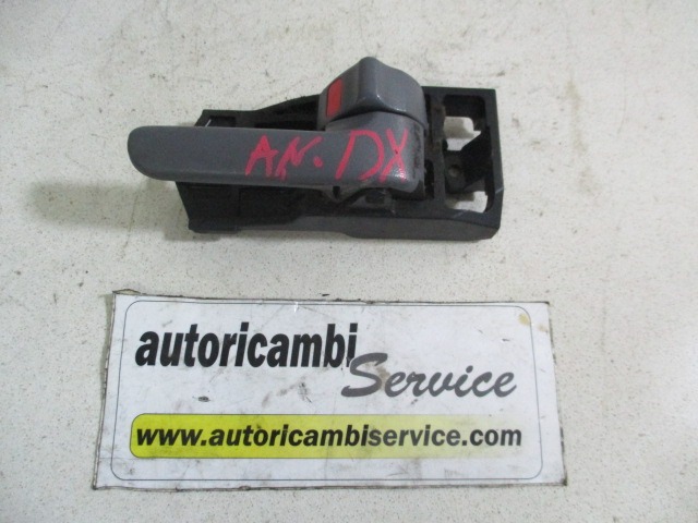 MANETA ABREPUERTA OEM N. 6920530150B6 PIEZAS DE COCHES USADOS TOYOTA RAV 4 (2000 - 2006) DIESEL DESPLAZAMIENTO 20 ANOS 2003