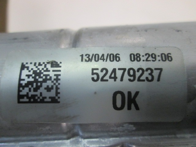 RADIADOR OEM N. 52479237 PIEZAS DE COCHES USADOS OPEL ASTRA H L48,L08,L35,L67 5P/3P/SW (2004 - 2007) DIESEL DESPLAZAMIENTO 17 ANOS 2006