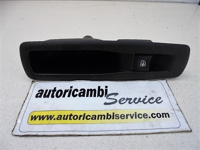 PANEL TRASERO OEM N. 829500004R PIEZAS DE COCHES USADOS RENAULT MEGANE MK3 BER/SPORTOUR/ESTATE (2009 - 2015) DIESEL DESPLAZAMIENTO 15 ANOS 2009