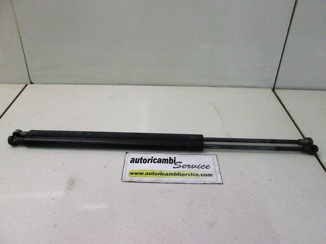 MUELLE D PRESI?N DEL GAS,TAPA PORTAMALET OEM N. 51.43-8203871 PIEZAS DE COCHES USADOS BMW SERIE X5 E53 LCI RESTYLING (2003 - 2007) DIESEL DESPLAZAMIENTO 30 ANOS 2004