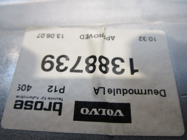 MECANISMO DE LA VENTANA DE LA PUERTA TRASERA. OEM N. 8679082 PIEZAS DE COCHES USADOS VOLVO V50 (DAL 06/2007) DIESEL DESPLAZAMIENTO 20 ANOS 2007