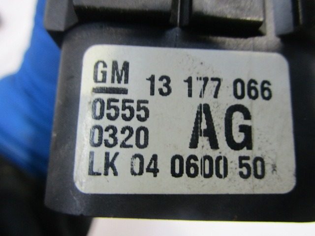 DISPOSITIVO DE MANDO LUZ OEM N. 13177066 PIEZAS DE COCHES USADOS OPEL VECTRA BER/SW (2002 - 2006) DIESEL DESPLAZAMIENTO 19 ANOS 2005