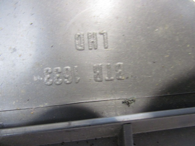 GUANTERA OEM N. BTR1633 PIEZAS DE COCHES USADOS LAND ROVER RANGE ROVER (1992 - 2005) DIESEL DESPLAZAMIENTO 25 ANOS 1995