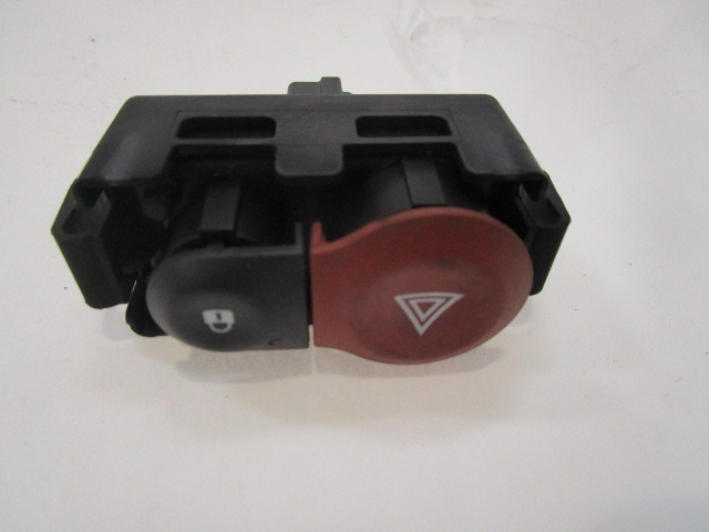 INTERRUPT.LUCES INTERMIT./CIERRE CENTRAL OEM N. 8200214896 PIEZAS DE COCHES USADOS RENAULT CLIO (05/2009 - 2013) DIESEL DESPLAZAMIENTO 15 ANOS 2010