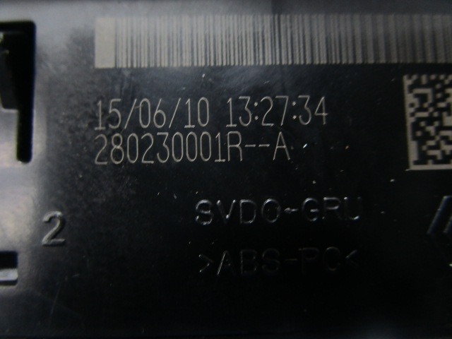 PUERTO USB / AUX OEM N. 280230001R PIEZAS DE COCHES USADOS RENAULT CLIO (05/2009 - 2013) DIESEL DESPLAZAMIENTO 15 ANOS 2010