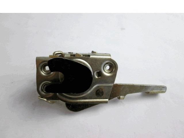 BLOQUEO CENTRAL DE LA PUERTA DELANTERA DERECHA OEM N. 40/123 PIEZAS DE COCHES USADOS FIAT 126 (1972 - 1991)BENZINA DESPLAZAMIENTO 6 ANOS 1976