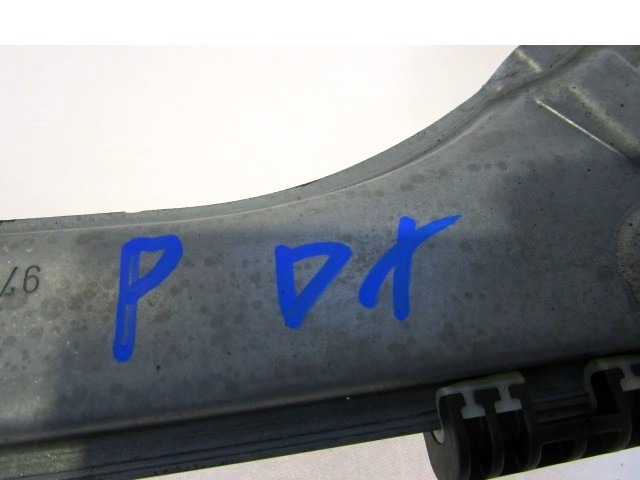 MECANISMO DE LA VENTANA DE LA PUERTA TRASERA. OEM N. 827000001R PIEZAS DE COCHES USADOS RENAULT LAGUNA MK3 BER/SW (10/2007 - 08/2010) DIESEL DESPLAZAMIENTO 20 ANOS 2008