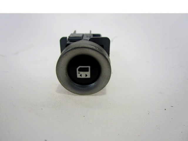 INTERRUPTORES DIVERSOS OEM N.  PIEZAS DE COCHES USADOS CITROEN C8 (2002 - 2008) DIESEL DESPLAZAMIENTO 22 ANOS 2005