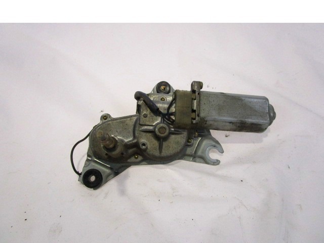 MOTOR DEL LIMPIAPARABRISAS TRASERO OEM N. LC6267450 849200-7144 PIEZAS DE COCHES USADOS MAZDA MPV LW MK2 (1999 - 2006) DIESEL DESPLAZAMIENTO 20 ANOS 2002