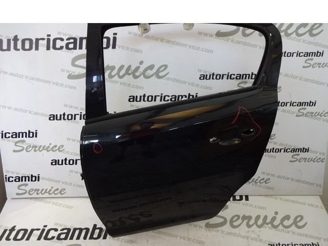 PUERTA TRASERA IZQUIERDA OEM N. 93189342 PIEZAS DE COCHES USADOS OPEL CORSA D (02/2011 - 2014) BENZINA DESPLAZAMIENTO 12 ANOS 2014