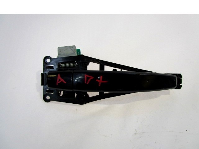 MANIJA DE LA PUERTA DELANTERA DERECHA OEM N. 13142770 PIEZAS DE COCHES USADOS OPEL ASTRA H L48,L08,L35,L67 5P/3P/SW (2004 - 2007) DIESEL DESPLAZAMIENTO 17 ANOS 2006