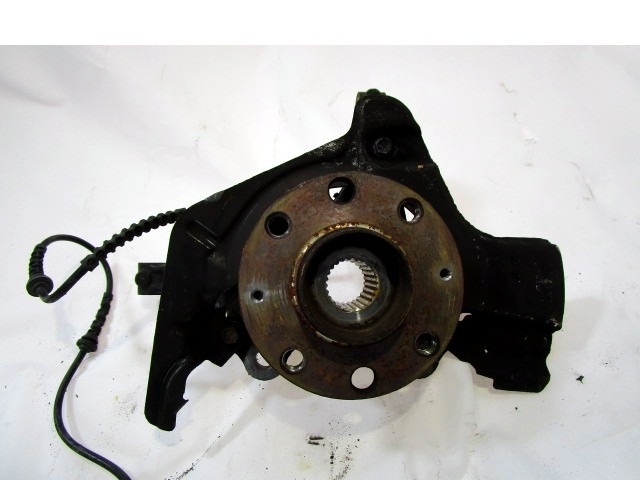 SOPORTE GIRATORIO IZQUIERDO / CUBO DE RUEDA CON APOYO, DELANTERO OEM N. 51881463 PIEZAS DE COCHES USADOS FIAT GRANDE PUNTO 199 (2005 - 2012) DIESEL DESPLAZAMIENTO 13 ANOS 2009