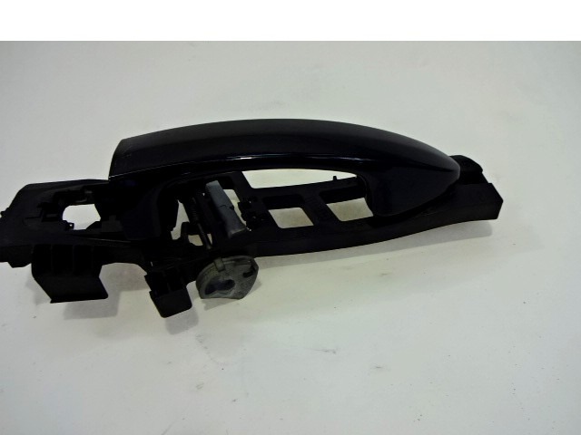 MANIJA DE LA PUERTA DELANTERA IZQUIERDA OEM N. 1596773 PIEZAS DE COCHES USADOS FORD FIESTA (09/2008 - 11/2012) BENZINA/GPL DESPLAZAMIENTO 14 ANOS 2009