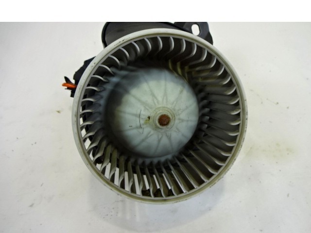 VENTILADOR OEM N. 13335075 PIEZAS DE COCHES USADOS OPEL CORSA D (2006 - 2011) BENZINA DESPLAZAMIENTO 12 ANOS 2010