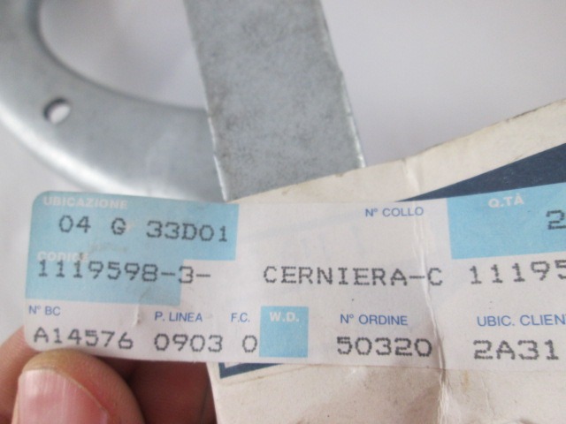 BISAGRA DE CAPO FRONTAL OEM N. 7578069 PIEZAS DE COCHES USADOS FORD FIESTA (1989 - 1995)BENZINA DESPLAZAMIENTO 13 ANOS 1989