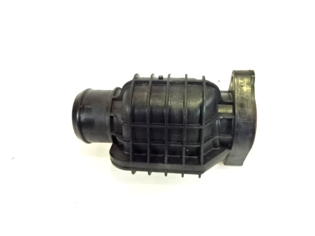 MANGUERA RADIADOR BOMBA AGUA INFERIOR OEM N. 9687261180 PIEZAS DE COCHES USADOS PEUGEOT 208 4A 4C (DAL 2012) DIESEL DESPLAZAMIENTO 16 ANOS 2012