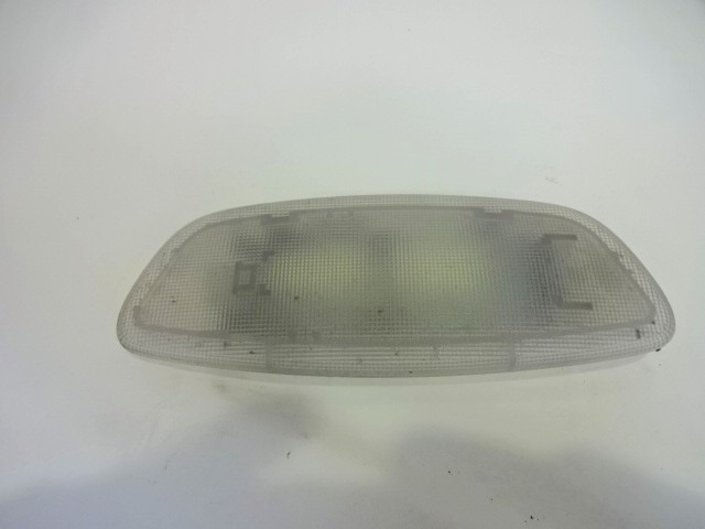 LUZ DE LECTURA INTERIOR DELANTERA OEM N. A2108203401 PIEZAS DE COCHES USADOS MERCEDES CLASSE C W203 BER/SW (2000 - 2007) DIESEL DESPLAZAMIENTO 22 ANOS 2004