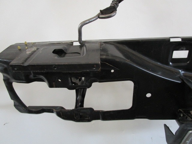 SOPORTE TRASERO OEM N. 858120F010 PIEZAS DE COCHES USADOS NISSAN TERRANO II R20 (1996 - 1999) DIESEL DESPLAZAMIENTO 27 ANOS 1995