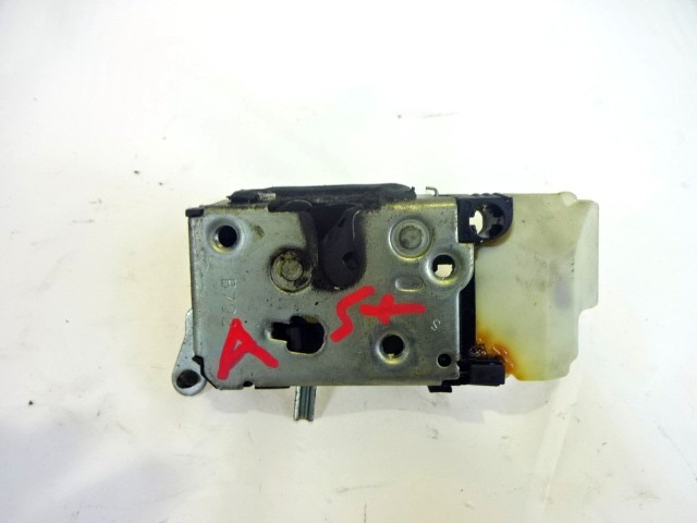 BLOQUEO CENTRAL DE LA PUERTA IZQUIERDA DELANTERA OEM N. 46535998 PIEZAS DE COCHES USADOS FIAT PUNTO 188 188AX MK2 (1999 - 2003) BENZINA DESPLAZAMIENTO 12 ANOS 2000