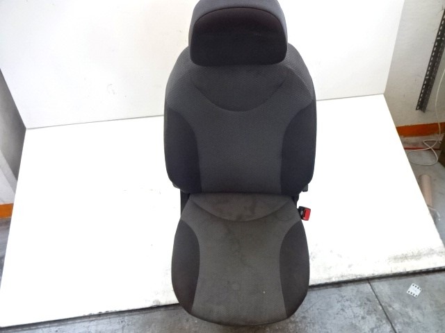 ASIENTO DELANTERO DERECHO OEM N. 17839 SEDILE ANTERIORE DESTRO TESSUTO PIEZAS DE COCHES USADOS FIAT IDEA (2003 - 2008) BENZINA DESPLAZAMIENTO 12 ANOS 2006