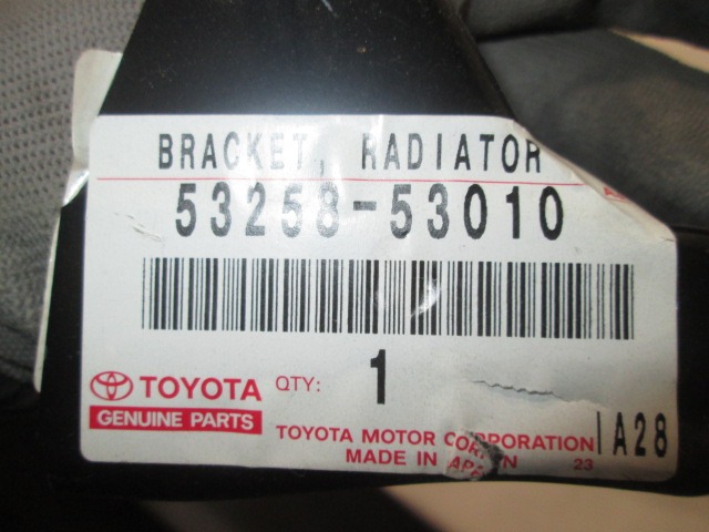 SOPORTE DEL RADIADOR D.AGUA OEM N. 5325853010 PIEZAS DE COCHES USADOS LEXUS IS 200 300 (1998 - 2005)BENZINA DESPLAZAMIENTO 20 ANOS 2001