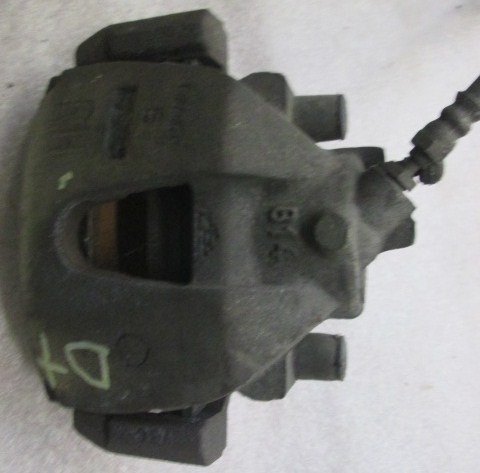 DERECHO DELANTERO FRENO OEM N. BPYK3328X PIEZAS DE COCHES USADOS MAZDA 3 (2003 - 2006)DIESEL DESPLAZAMIENTO 16 ANOS 2005