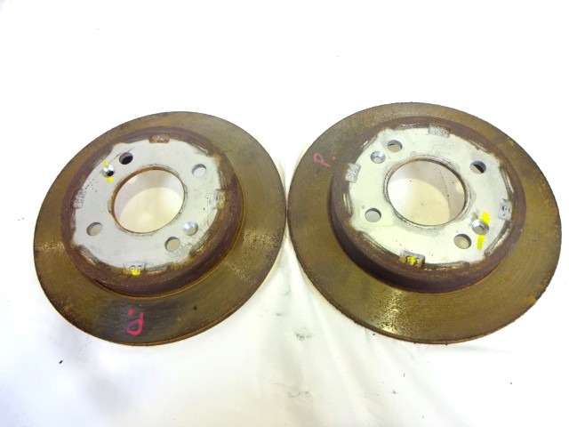 DISCO DE FRENO TRASERO OEM N. 5841107500 PIEZAS DE COCHES USADOS KIA PICANTO (2008 - 2011) BENZINA/GPL DESPLAZAMIENTO 11 ANOS 2010