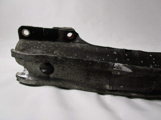 SOPORTE TRASERO OEM N. 9681099980 PIEZAS DE COCHES USADOS PEUGEOT 5008 (2009 - 2013) DIESEL DESPLAZAMIENTO 20 ANOS 2010