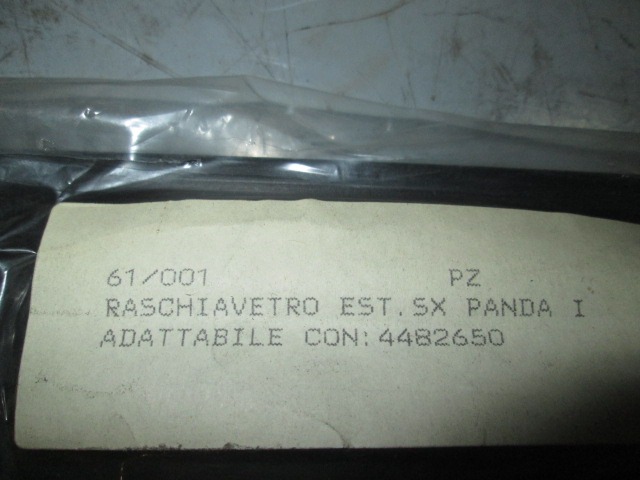 LIST?N CRISTAL LATERAL OEM N. 4482650 PIEZAS DE COCHES USADOS FIAT PANDA 141 (1980 - 1986) DESPLAZAMIENTO BENZINA 0.9. ANOS 1980
