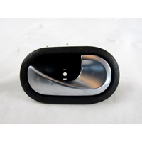 MANETA ABREPUERTA OEM N. 8200028486 PIEZAS DE COCHES USADOS RENAULT MEGANE BER/GRANDTOUR  (10/2002 - 02/2006) DIESEL DESPLAZAMIENTO 19 ANOS 2004