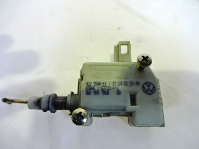 SERVOACCION. TAPA ACCESO AL DEP?SITO OEM N. 3B0959781B PIEZAS DE COCHES USADOS SKODA OCTAVIA MK1 BER/SW ( 1997 - 2004)DIESEL DESPLAZAMIENTO 19 ANOS 2001