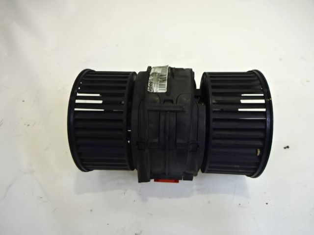 VENTILADOR OEM N. NT1009074B 272108241R PIEZAS DE COCHES USADOS RENAULT MEGANE MK3 BER/SPORTOUR/ESTATE (2009 - 2015) DIESEL DESPLAZAMIENTO 15 ANOS 2010