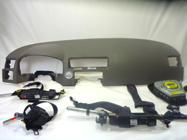 KIT AIRBAG COMPLETA OEM N. 17906 KIT AIRBAG COMPLETO PIEZAS DE COCHES USADOS VOLVO V50 (2004 - 05/2007) DIESEL DESPLAZAMIENTO 20 ANOS 2006