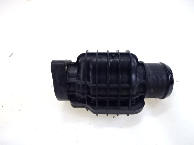 MANGUERA RADIADOR BOMBA AGUA INFERIOR OEM N. 9687261180 PIEZAS DE COCHES USADOS PEUGEOT 208 4A 4C (DAL 2012) DIESEL DESPLAZAMIENTO 14 ANOS 2014