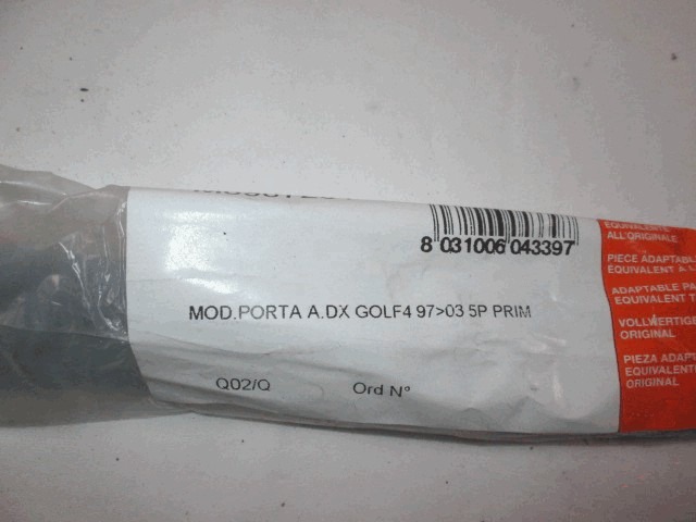 PERFIL, MOLDURAS DE PUERTAS FRONTALES DERECHAS OEM N. 1J4853516J PIEZAS DE COCHES USADOS VOLKSWAGEN GOLF MK4 BER/SW (1998 - 2004) DIESEL DESPLAZAMIENTO 19 ANOS 1998