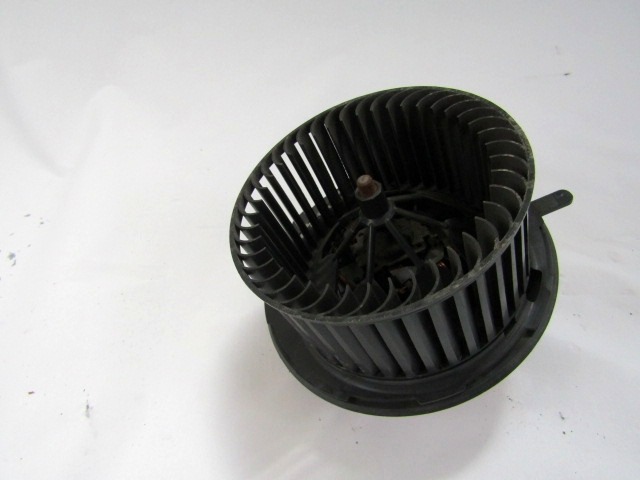 VENTILADOR OEM N. 3C1820015L PIEZAS DE COCHES USADOS VOLKSWAGEN GOLF MK5 BER/SW (02/2004-11/2008) BENZINA DESPLAZAMIENTO 16 ANOS 2008